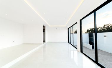 Exclusiva Casa Nueva con Vistas Panorámicas de la Bahía desde el Rooftop