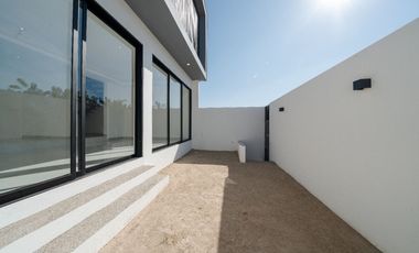 Exclusiva Casa Nueva con Vistas Panorámicas de la Bahía desde el Rooftop