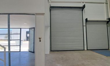 Bodega en Venta en parque industrial sobre Paseo Centenario cerca de zakia