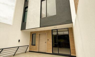 Tu Refugio Perfecto en Medio Ejido! Casa de Ensueño a Precio Increíble