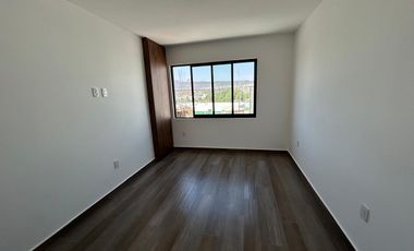 Hermosa y a estrenar casa en venta, con 3 recámaras forma parte de moderno desarrollo ubicado en Zakia Qro JF
