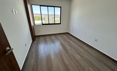 Hermosa y a estrenar casa en venta, con 3 recámaras forma parte de moderno desarrollo ubicado en Zakia Qro JF