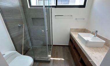 Hermosa y a estrenar casa en venta, con 3 recámaras forma parte de moderno desarrollo ubicado en Zakia Qro JF