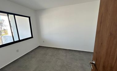 Hermosa y a estrenar casa en venta, con 3 recámaras forma parte de moderno desarrollo ubicado en Zakia Qro JF