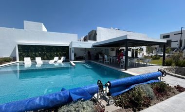 Hermosa y a estrenar casa en venta, con 3 recámaras forma parte de moderno desarrollo ubicado en Zakia Qro JF