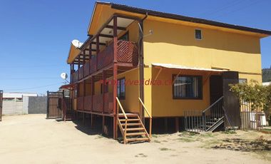 GRAN OPORTUNIDAD ! 2 Casonas en terreno de app 1.500m2 $190.000.000