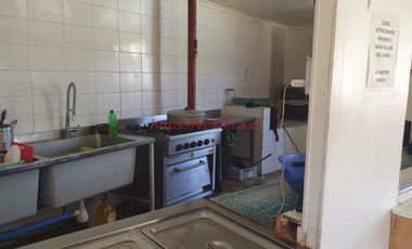 GRAN OPORTUNIDAD ! 2 Casonas en terreno de app 1.500m2 $190.000.000