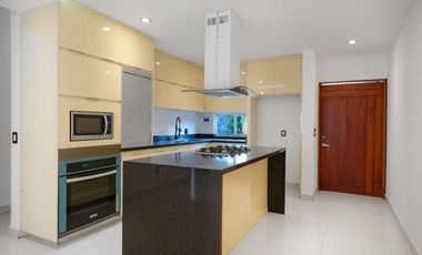 Casa Espaciosa en la Zona Hotelera Norte de Puerto Vallarta (Montessori) – A solo 3 Minutos de la Playa!