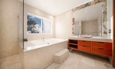 Casa Espaciosa en la Zona Hotelera Norte de Puerto Vallarta (Montessori) – A solo 3 Minutos de la Playa!