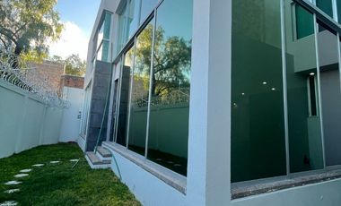 HERMOSA CASA EN VENTA EN CANTERAS DE SAN AGUSTIN