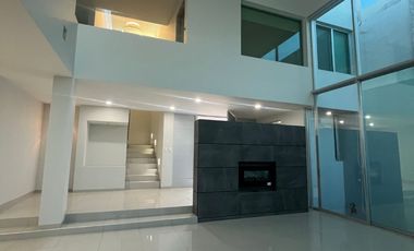 HERMOSA CASA EN VENTA EN CANTERAS DE SAN AGUSTIN