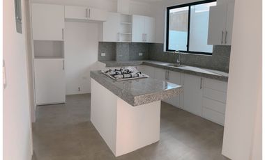 VENDO: COSTA SOL - 4 DORMITORIOS 1 EN P.B. CON BAÑOS COMPLETOS - COCINA - PATIO