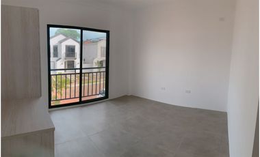 VENDO: COSTA SOL - 4 DORMITORIOS 1 EN P.B. CON BAÑOS COMPLETOS - COCINA - PATIO