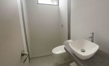 Alquilo Costa Sol por estrenar - 4 dormitorios 1 en planta baja con baños completos - cocina - patio. Guayaquil, Ecuador