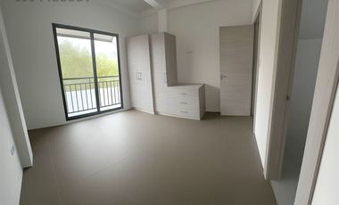 Alquilo Costa Sol por estrenar - 4 dormitorios 1 en planta baja con baños completos - cocina - patio. Guayaquil, Ecuador