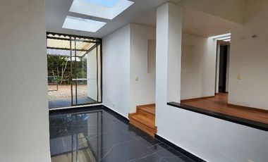 VENDO  CASA 1 PISO, EN  CONJUNTO VEREDA FAGUA SECTOR COLEGIO DE FAGUA , AREA DE CONSTRUCCION 300 METROS, LOTE  2076 METROS  5 HABITCIONES CADA UNO  CO