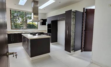 VENDO  CASA 1 PISO, EN  CONJUNTO VEREDA FAGUA SECTOR COLEGIO DE FAGUA , AREA DE CONSTRUCCION 300 METROS, LOTE  2076 METROS  5 HABITCIONES CADA UNO  CO