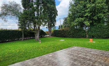 VENDO  CASA 1 PISO, EN  CONJUNTO VEREDA FAGUA SECTOR COLEGIO DE FAGUA , AREA DE CONSTRUCCION 300 METROS, LOTE  2076 METROS  5 HABITCIONES CADA UNO  CO