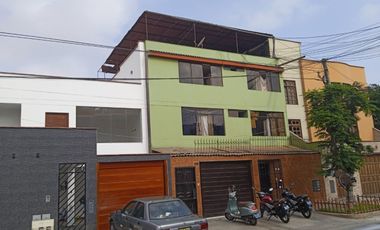 VENTA DE CASA EN EXCLUSIVA URBANIZACIÓN SANTA LEONOR EN CHORRILLOS
