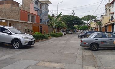 VENTA DE CASA EN EXCLUSIVA URBANIZACIÓN SANTA LEONOR EN CHORRILLOS