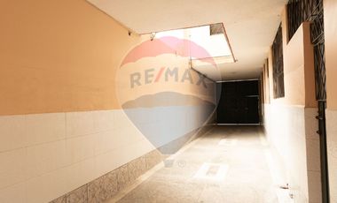 EDIFICIO COMERCIAL AV. CRISTOBAL DE TROYA, IBARRA