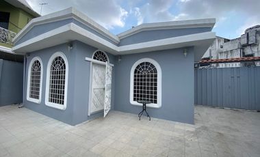 Se vende casa en La Alborada 12ava etapa a dos cuadras de la Av. Rodolfo Baquerizo Nazur
