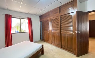 Se vende casa en La Alborada 12ava etapa a dos cuadras de la Av. Rodolfo Baquerizo Nazur