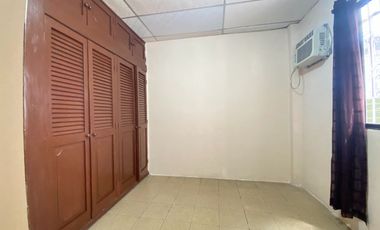 Se vende casa en La Alborada 12ava etapa a dos cuadras de la Av. Rodolfo Baquerizo Nazur