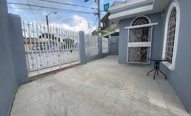 Se vende casa en La Alborada 12ava etapa a dos cuadras de la Av. Rodolfo Baquerizo Nazur