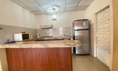 Se vende casa en La Alborada 12ava etapa a dos cuadras de la Av. Rodolfo Baquerizo Nazur