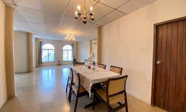 Se vende casa en La Alborada 12ava etapa a dos cuadras de la Av. Rodolfo Baquerizo Nazur