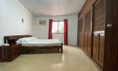 Se vende casa en La Alborada 12ava etapa a dos cuadras de la Av. Rodolfo Baquerizo Nazur