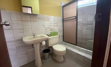 Se vende casa en La Alborada 12ava etapa a dos cuadras de la Av. Rodolfo Baquerizo Nazur