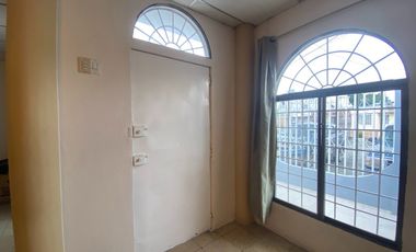 Se vende casa en La Alborada 12ava etapa a dos cuadras de la Av. Rodolfo Baquerizo Nazur