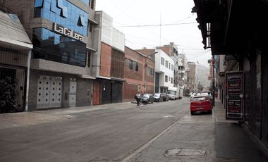 🚨EN VENTA CASA COMERCIAL EN PLENA ZONA DE ALTO COMERCIO A ESPALDAS DE MEGAPLAZA🚨