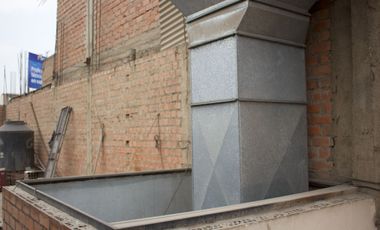 🚨EN VENTA CASA COMERCIAL EN PLENA ZONA DE ALTO COMERCIO A ESPALDAS DE MEGAPLAZA🚨
