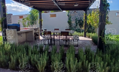 EN RENTA DEPARTAMENTO EN DUPLEX PLANTA BAJA 2 HABITACIONES ZIRANDARO SAN MIGUEL DE ALLENDE