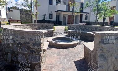 EN RENTA DEPARTAMENTO EN DUPLEX PLANTA BAJA 2 HABITACIONES ZIRANDARO SAN MIGUEL DE ALLENDE