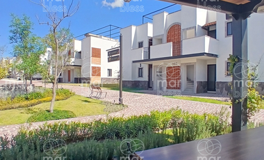 EN RENTA DEPARTAMENTO EN DUPLEX PLANTA BAJA 2 HABITACIONES ZIRANDARO SAN MIGUEL DE ALLENDE