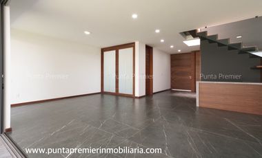 Casa de Lujo en Venta Colinas de Los Virreyes Residencial Zona Andares Puerta de Hierro Zapopan