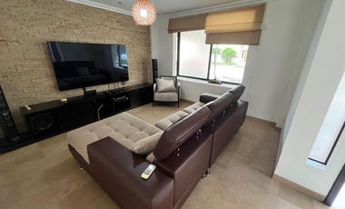 C341 - Alquiler Casa Amoblada en Samborondón Primeros Kilómetros