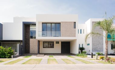Casa en Venta Nueva de Lujo en Parque Virreyes frente Puerta las Lomas zona Andares Zapopan