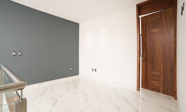 Casa en Venta Nueva de Lujo en Parque Virreyes frente Puerta las Lomas zona Andares Zapopan