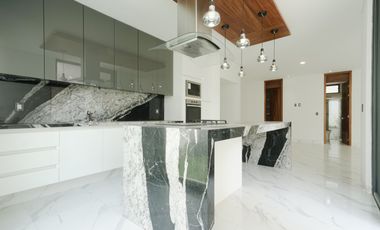 Casa en Venta Nueva de Lujo en Parque Virreyes frente Puerta las Lomas zona Andares Zapopan