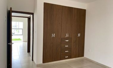 Pre Venta Casa de 1 nivel, cocina semi integral, 2 recamaras, 2 baños, closet, 1 cochera,Fracc. Cerrado