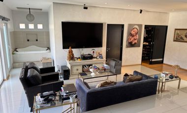 INCREÍBLE CASA EN RENTA EN LOMAS DEL VALLE