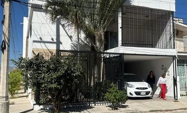 CASA EN VENTA EN EL FRACC MODELO 12 RECAMARAS