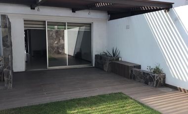 Casa en Renta en Metepec con vigilancia las 24 horas excelente ubicación.