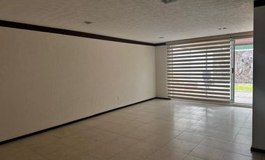 Casa en Renta en Metepec con vigilancia las 24 horas excelente ubicación.