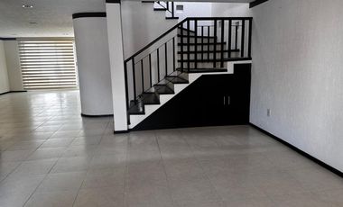 Casa en Renta en Metepec con vigilancia las 24 horas excelente ubicación.